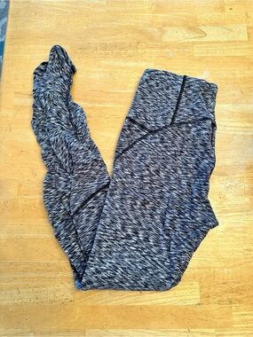 Lululemon leggings size 8